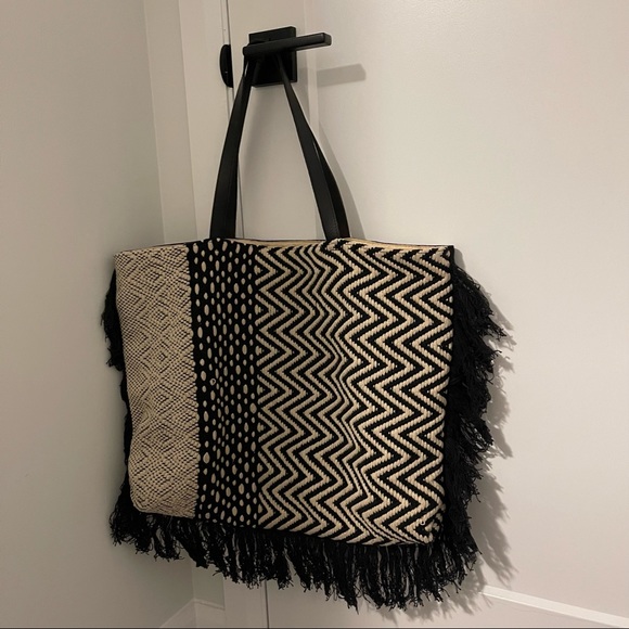 Travel Large tote Perfect for Vacation - Picture 2 of 6